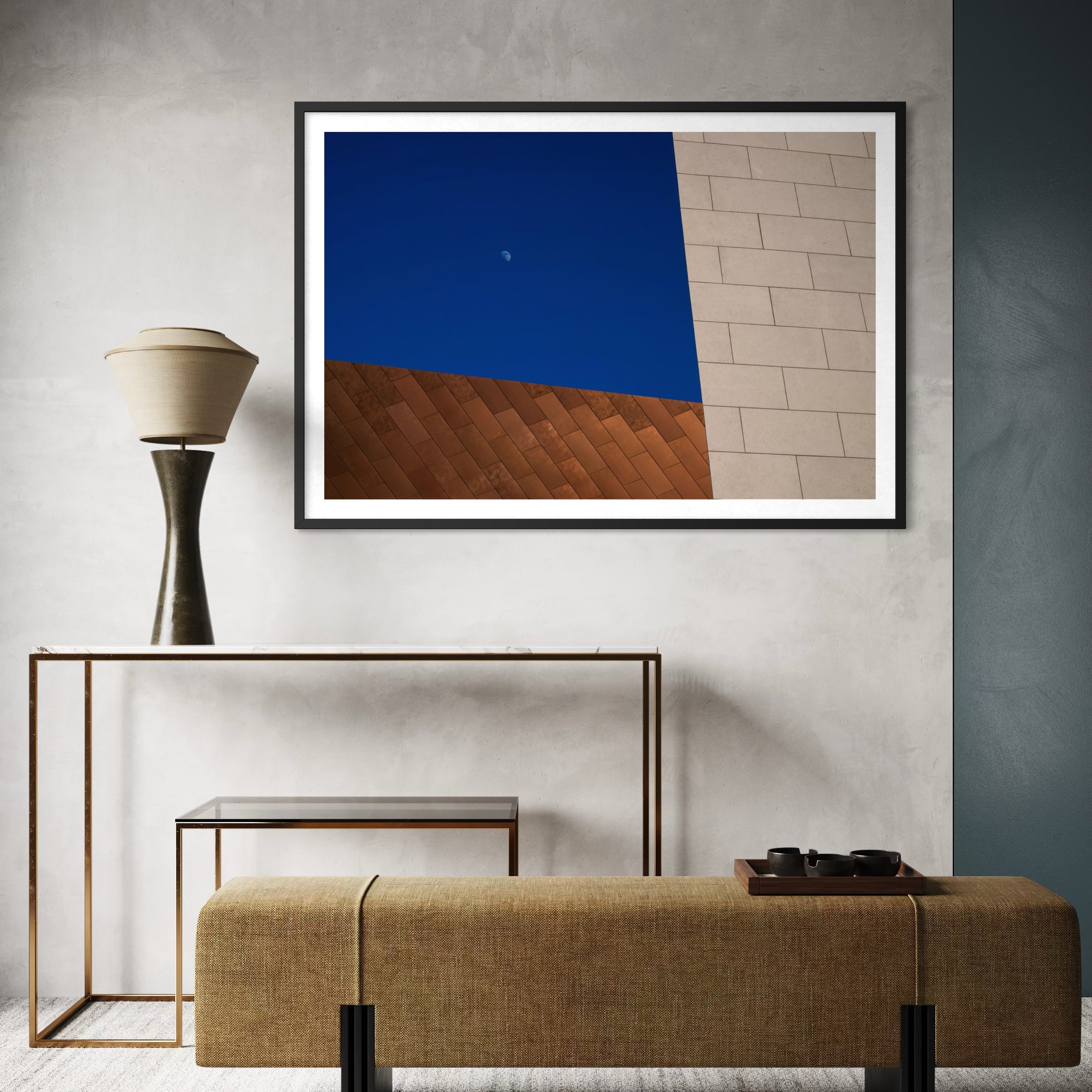 القمر البعيد - إصدار محدود