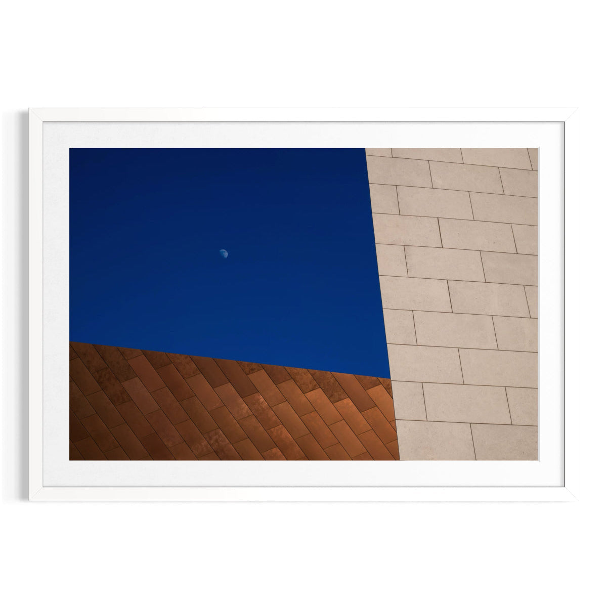 القمر البعيد - إصدار محدود